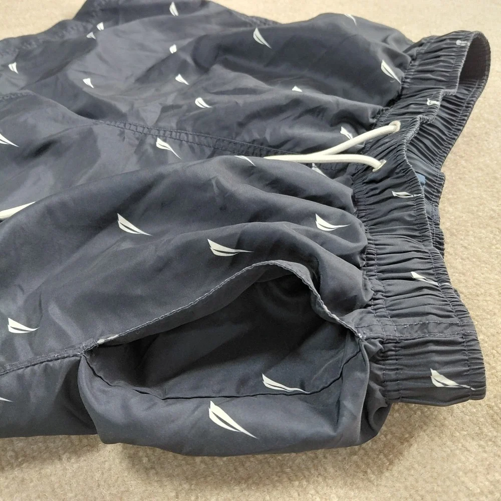 Nautica Men's Swim‎ Trunks Navy Blue All Over Logo Size MEDIUM Pockets Lined